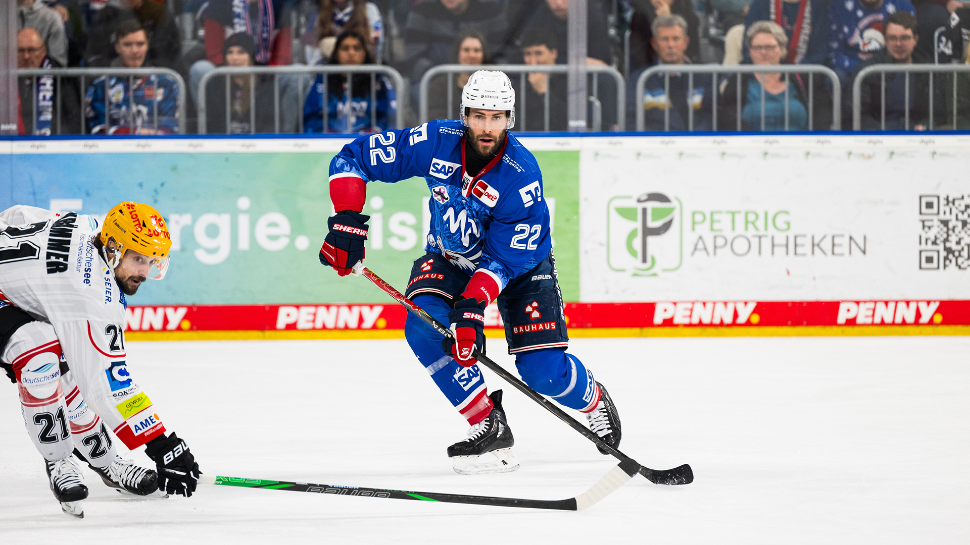 Adler Mannheim gg. Pinguins Bremerhaven
